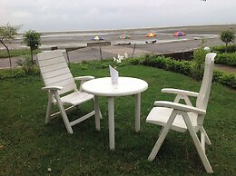 Sampan Resort