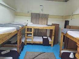 Sampan Resort