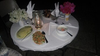 Sampan Resort