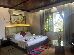 Sampan Resort