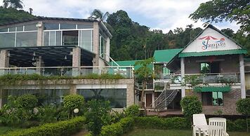 Sampan Resort