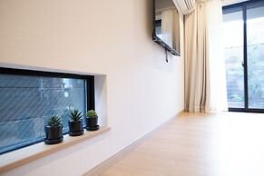 b&FLAT-Hanazono