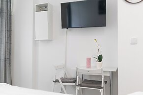 Elegant 3BR Apt Steps from Hauptbahnhof