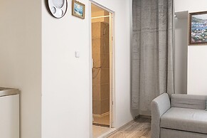 Elegant 3BR Apt Steps from Hauptbahnhof