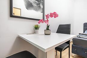 Spacious 5BR Apt Close to Augarten
