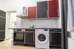 Spacious 5BR Apt Close to Augarten