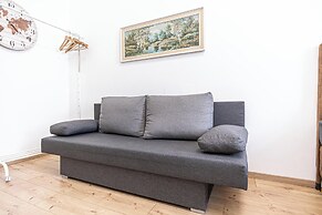 Spacious 5BR Apt Close to Augarten
