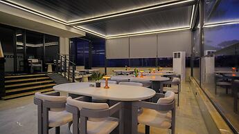 Blue Serenity Hotel