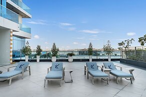 Chic 1BR Canal View at Waves Tower