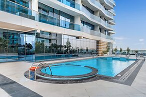 Chic 1BR Canal View at Waves Tower