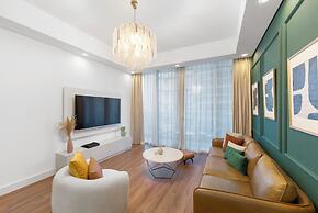 Chic 1BR Canal View at Waves Tower