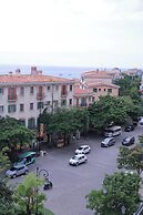 Rosy Hotel