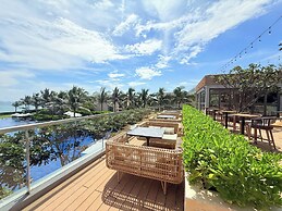 Luxury Villa Beach Front