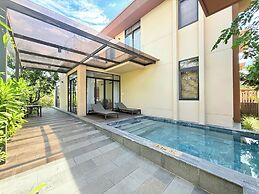 Luxury Villa Beach Front