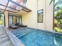 Luxury Villa Beach Front