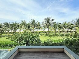 Luxury Villa Beach Front