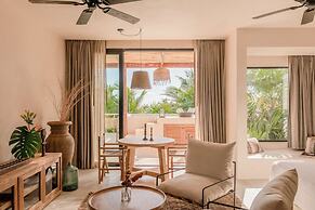 Best-Located Beach Suite with pool.