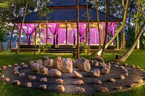 Villa Crystal Castle
