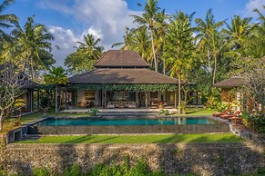 Villa Crystal Castle