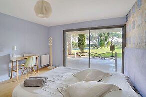 Elegant Villa Overlooking Gaou Bay