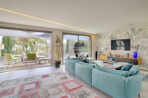 Elegant Villa Overlooking Gaou Bay