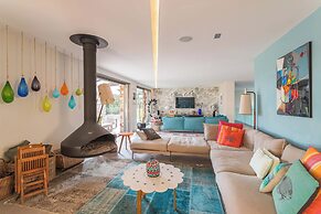 Elegant Villa Overlooking Gaou Bay