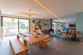 Elegant Villa Overlooking Gaou Bay