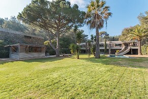 Elegant Villa Overlooking Gaou Bay