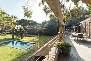 Elegant Villa Overlooking Gaou Bay