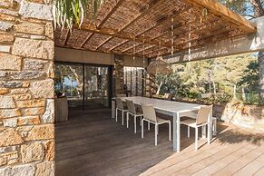 Elegant Villa Overlooking Gaou Bay