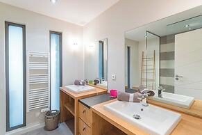 Elegant Villa Overlooking Gaou Bay