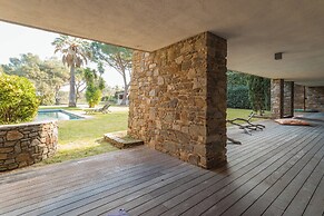 Elegant Villa Overlooking Gaou Bay