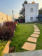 Staylo Paradise Villa
