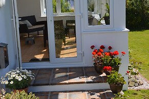 House - Sleeps 8, Close to Beach & Free Parking