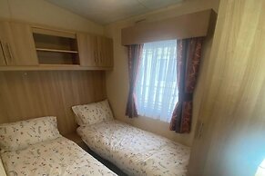 2 Bed Caravan-sleeps 6-pet Friendly