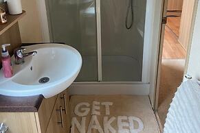 2 Bed Caravan-sleeps 6-pet Friendly