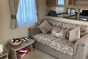 2 Bed Caravan-sleeps 6-pet Friendly