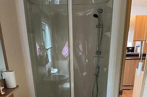 2 Bed Caravan-sleeps 6-pet Friendly