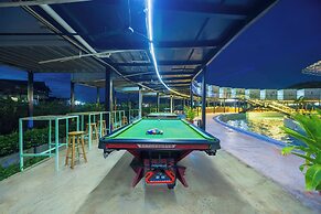 Pool Party Hotel