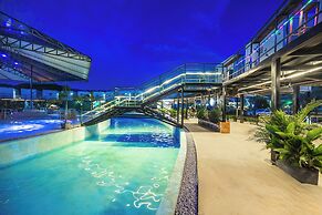 Pool Party Hotel