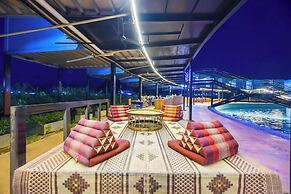 Pool Party Hotel