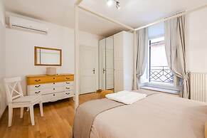 Modern Flat in Historic Rome Center