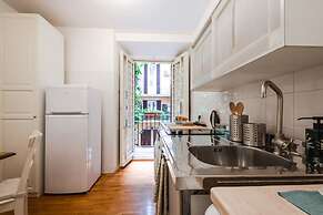 Modern Flat in Historic Rome Center