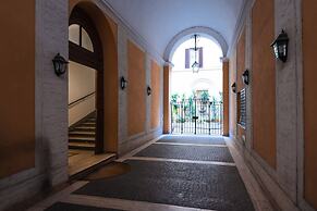 Modern Flat in Historic Rome Center