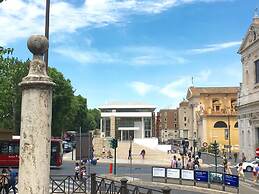 Modern Flat in Historic Rome Center
