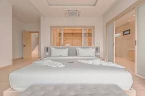The Salin Seaview Villas