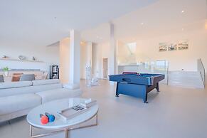 The Salin Seaview Villas