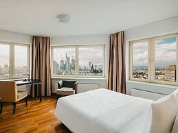 Main Plaza Suite Tower