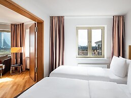 Main Plaza Suite Tower