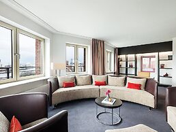 Main Plaza Suite Tower